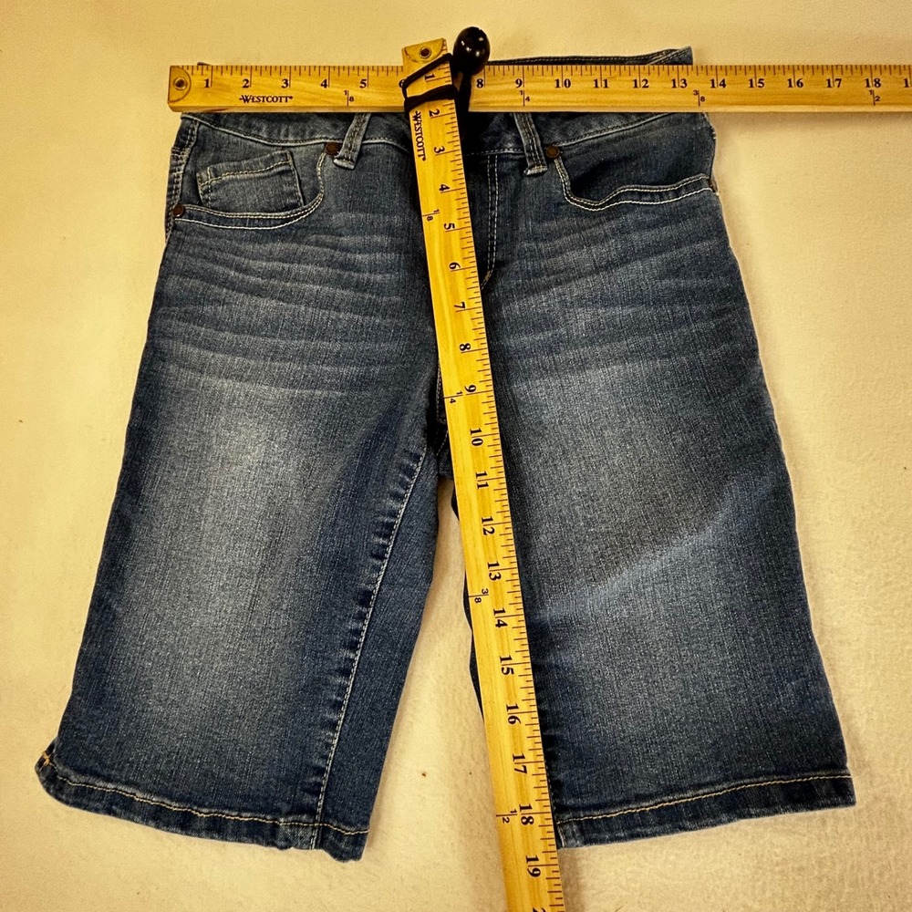 1822 Denim Women's Blue Jean Bermuda Shorts Size 4 Distressed - Picture 7 of 11